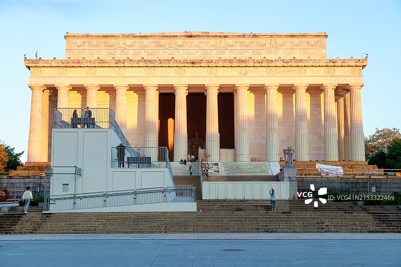 美国哥伦比亚特区林肯纪念堂日出景象，2024年5月图片素材