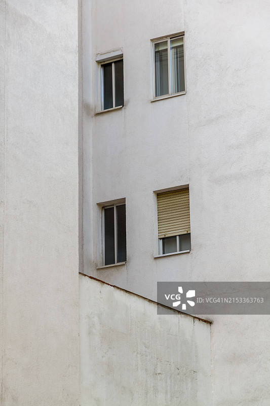 四个庭院窗户图片素材