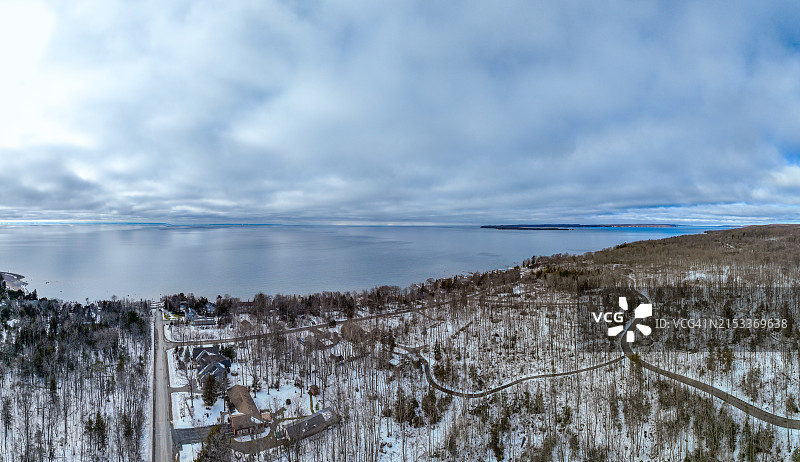 冬天的乔治亚湾靠近加拿大安大略省的蒂尼图片素材