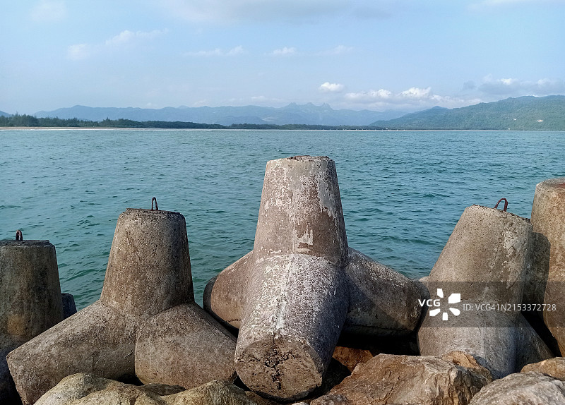海上防波堤混凝土图片素材