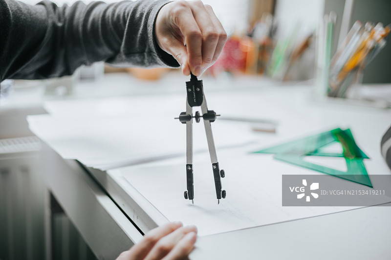 手绘圆规画圆图片素材