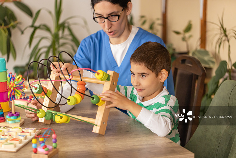 自闭症疗法图片素材