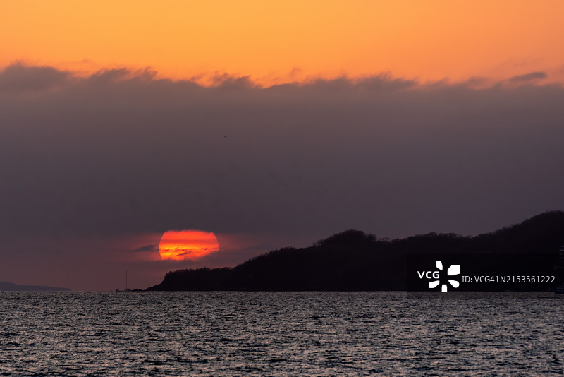 布塞里亚班德拉斯湾日落图片素材