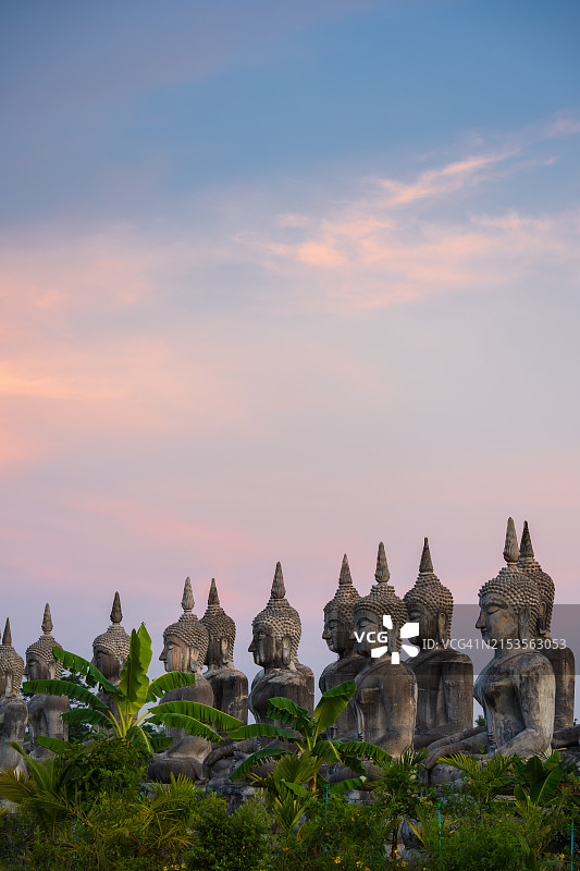 泰国洛坤府的佛像公园图片素材