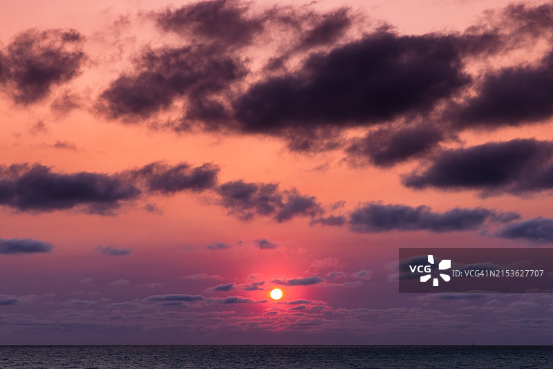 澳大利亚布鲁姆海岸无人机拍摄日落图片素材