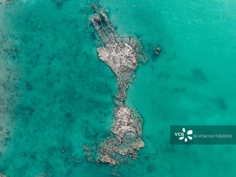 澳大利亚西澳大利亚州布鲁姆罗巴克湾岩石岛屿的俯视图图片素材