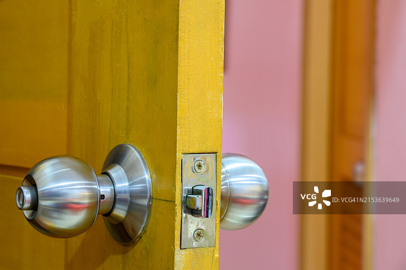 浴室门把手图片素材