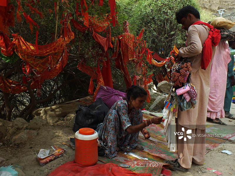 巴基斯坦的印度教朝圣者正在表演Hinglaj Yatra图片素材