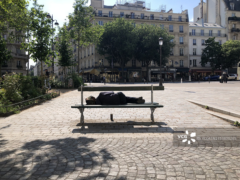 流浪汉睡着了图片素材