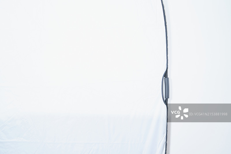 白色背景边框，用于摄影背景，正面视角，无人，后部有阴影图片素材