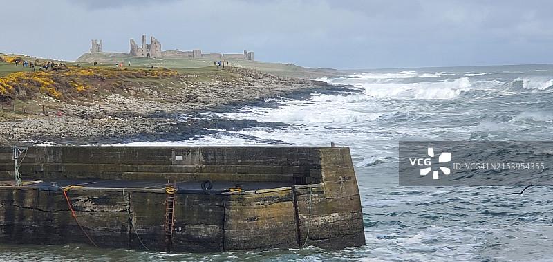 风暴春日下的班堡海岸线图片素材