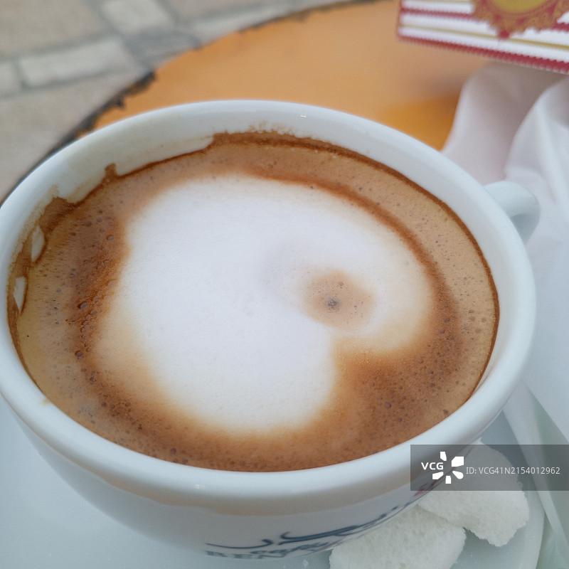 桌上的咖啡特写图片素材