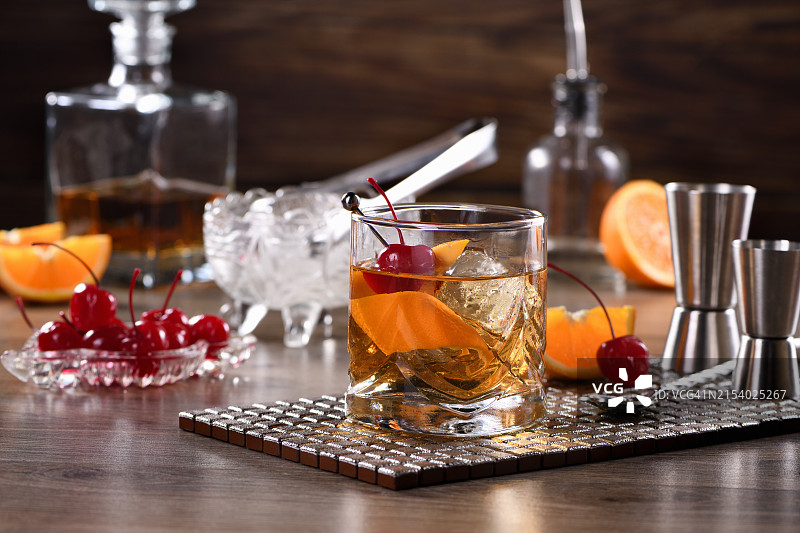 桌子上的饮料特写图片素材