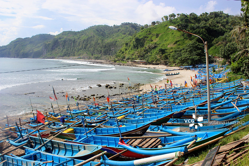 海滩与天空的俯视角度图片素材