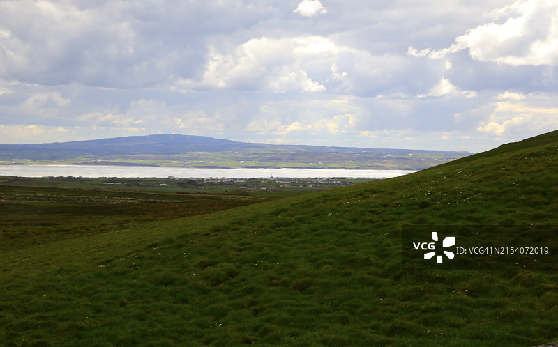 爱尔兰海岸的沿海海湾图片素材