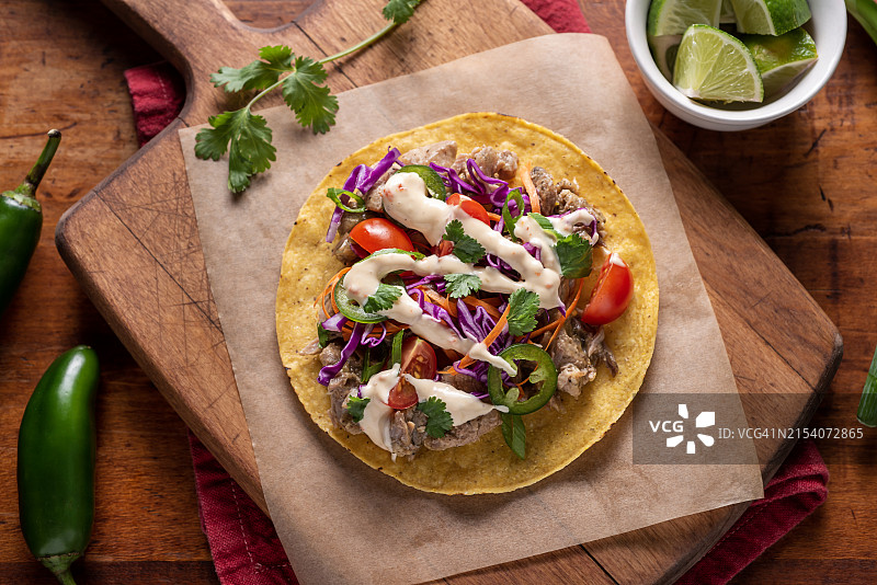 烤猪肉玉米饼图片素材