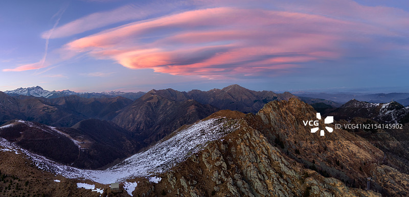 意大利皮埃蒙特冬季高山全景图片素材