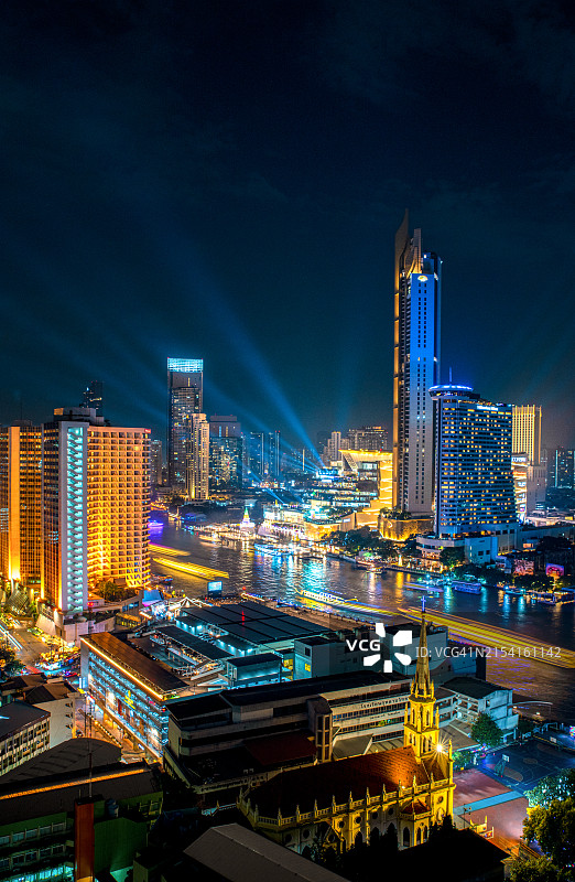 曼谷天际线和摩天大楼鸟瞰图，曼谷商业区夜景图片素材