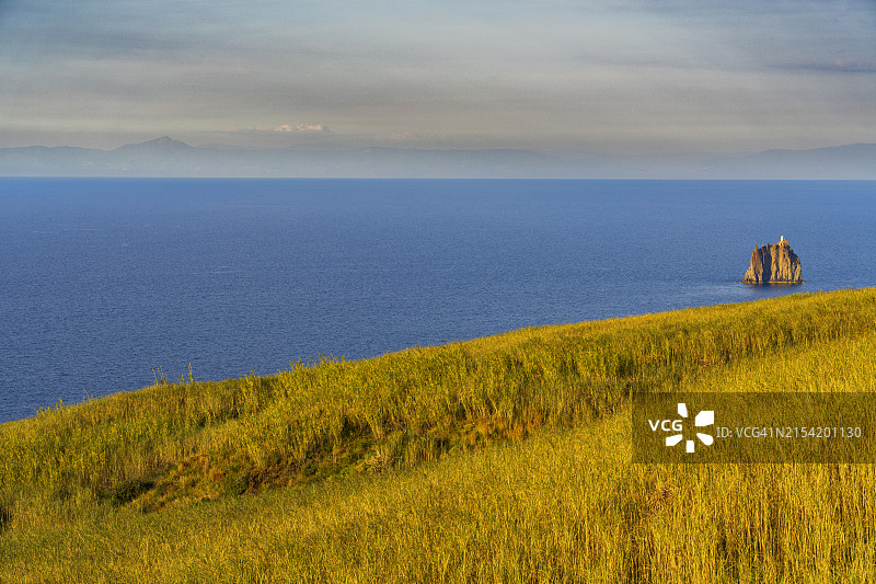 从斯特龙博利岛看斯特龙博利基奥岛图片素材