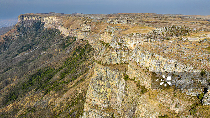 从空中俯瞰通达瓦拉峡谷，安哥拉卢班戈塞拉达莱巴大断崖，非洲图片素材