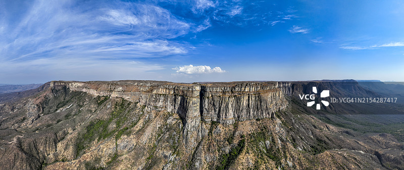 从空中俯瞰通达瓦拉峡谷，安哥拉卢班戈塞拉达莱巴大断崖，非洲图片素材