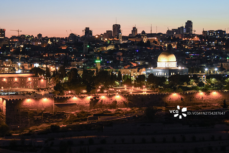 从橄榄山眺望耶路撒冷的阿克萨清真寺图片素材