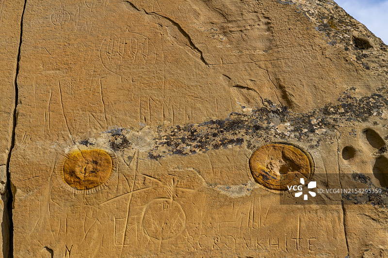 加拿大艾伯塔省石刻省立公园的印度岩石雕刻图片素材