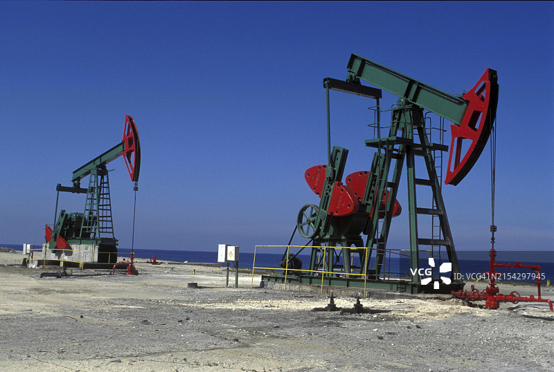 古巴马坦萨斯省的石油钻探图片素材