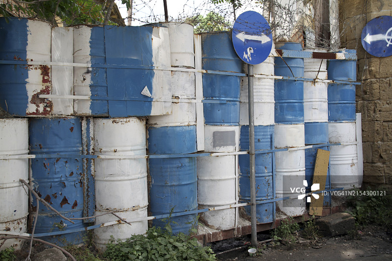 塞浦路斯尼科西亚绿线上的废弃房屋图片素材