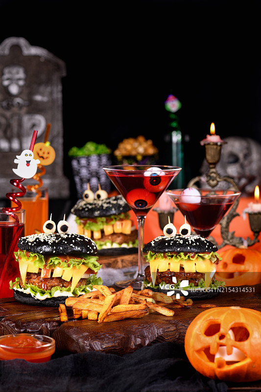 桌子上蛋糕的特写图片素材