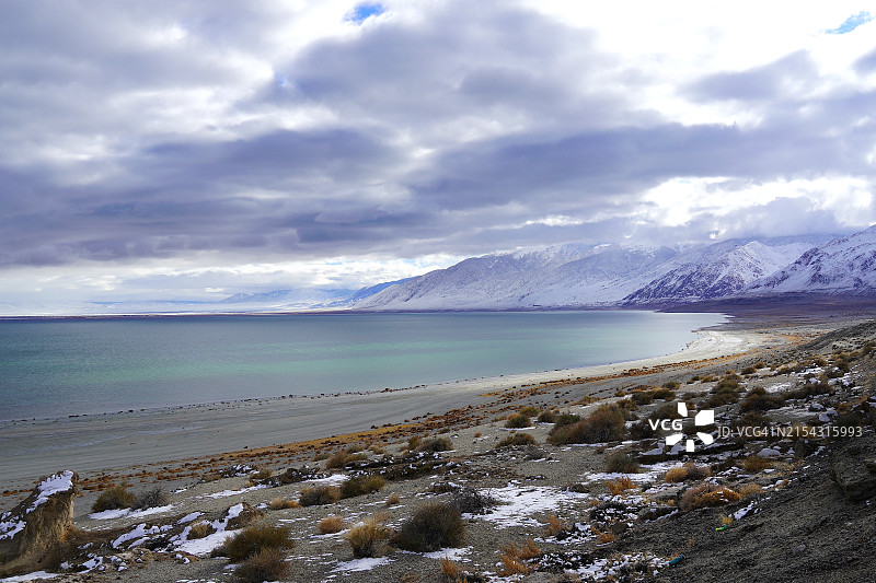 内华达州沃克湖的壮丽海景图片素材