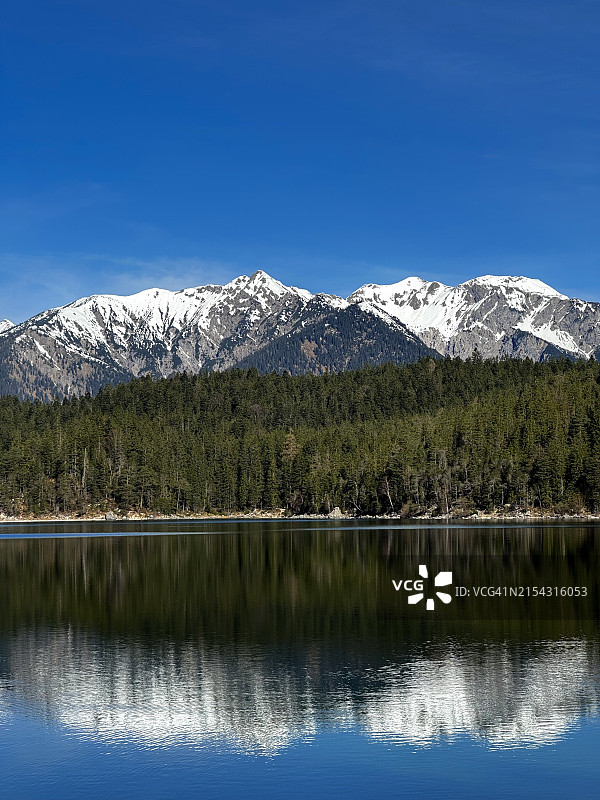 德国拜仁州格赖瑙湖光山色美景图片素材