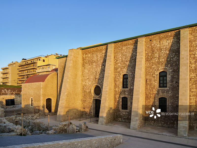 希腊克里特岛伊拉克利翁市圣彼得修道院日落景色图片素材