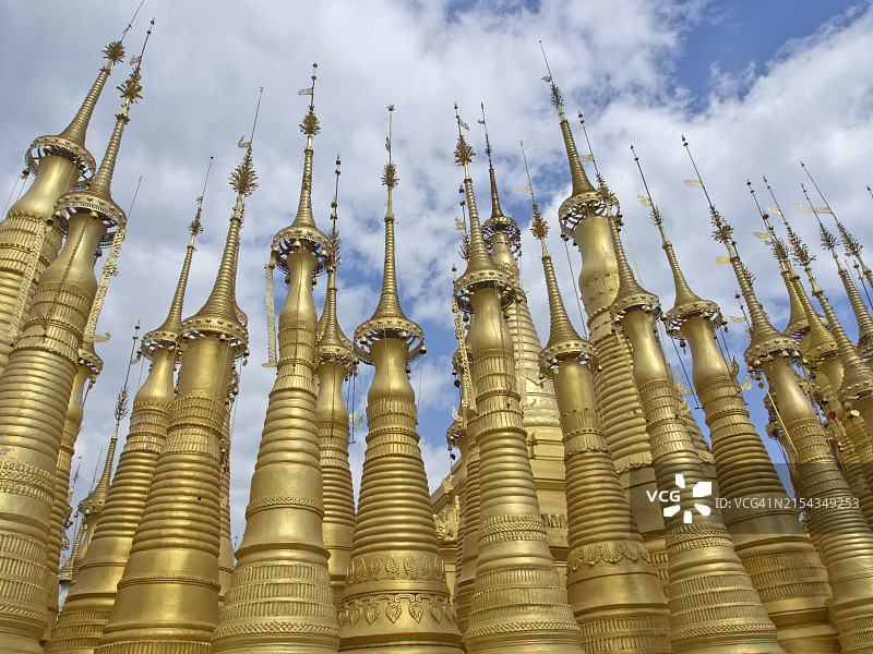 缅甸掸邦茵莱湖地区的古老佛寺图片素材