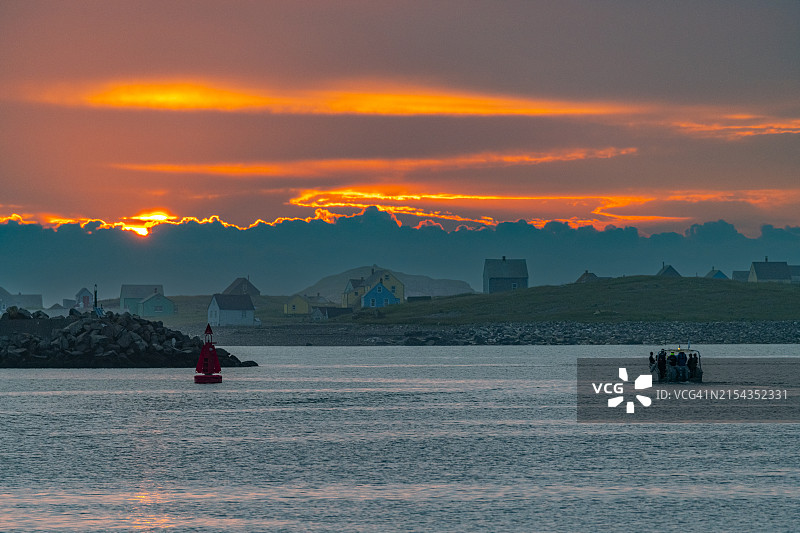 圣皮埃尔和密克隆群岛渔民岛上的日出图片素材