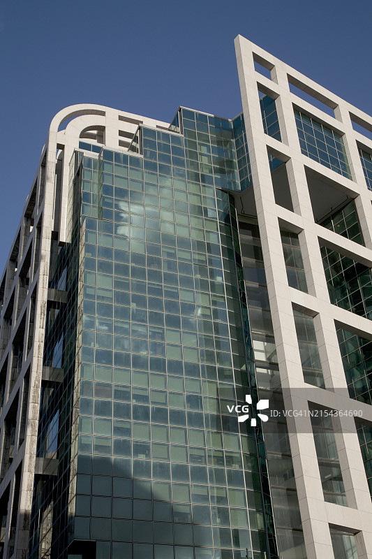 乌拉圭蒙得维的亚独立广场上的政府新办公楼图片素材