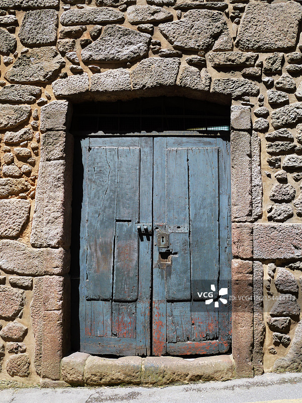 葡萄牙波尔图的蓝色旧木门特写图片素材