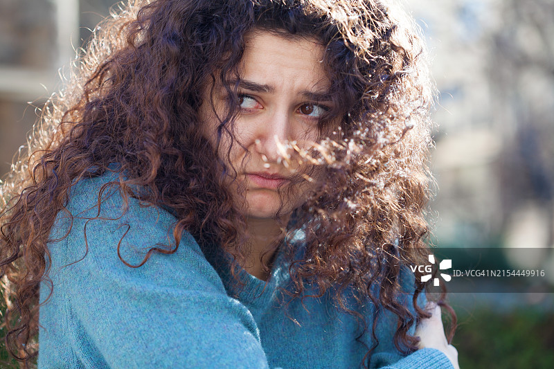 年轻女人出现精神健康问题图片素材