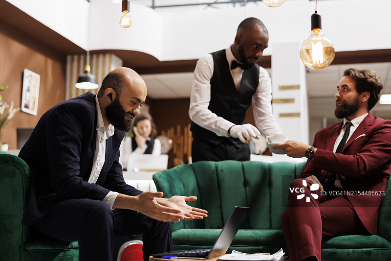 商务人士会议中图片素材