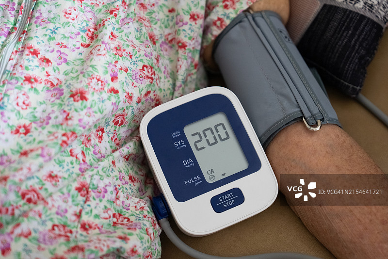 高血压监测器读数图片素材