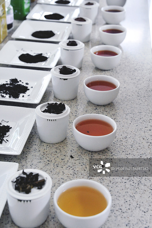 多种锡兰红茶，白色茶杯，斯里兰卡图片素材