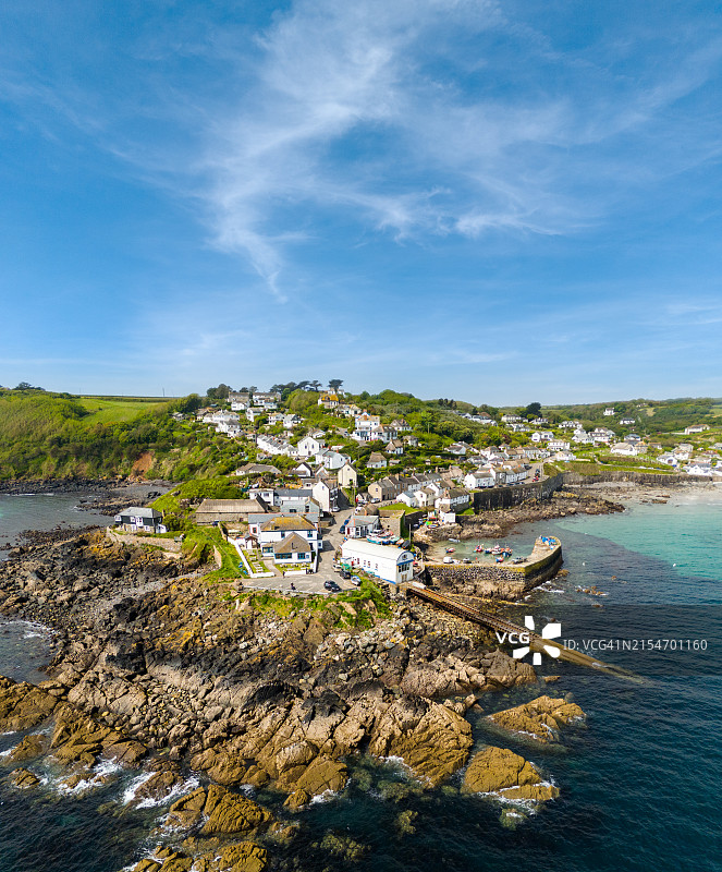 英格兰康沃尔 Coverack 渔村鸟瞰图图片素材