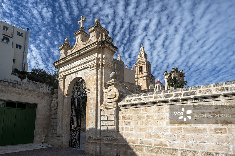 马耳他梅列哈教区教堂的侧门入口图片素材