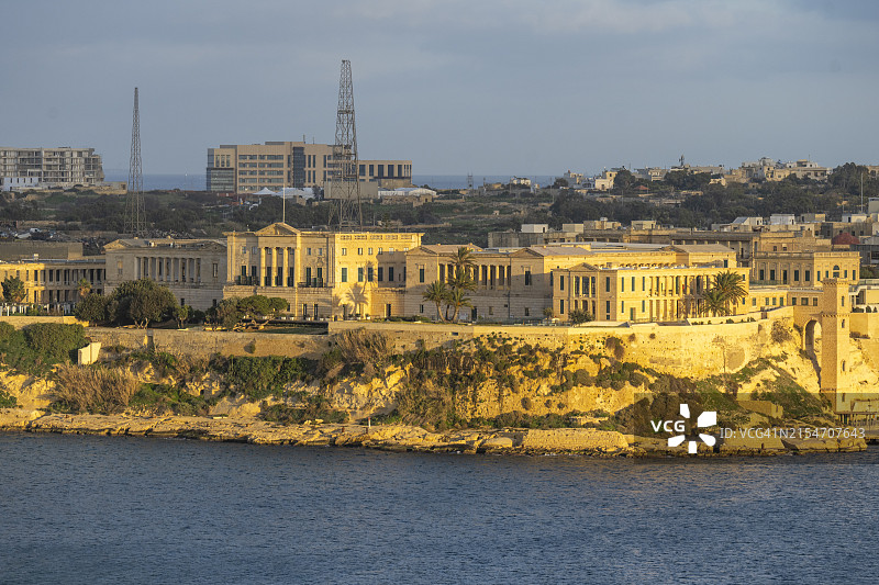 从瓦莱塔看比吉建筑群日落，马耳他图片素材