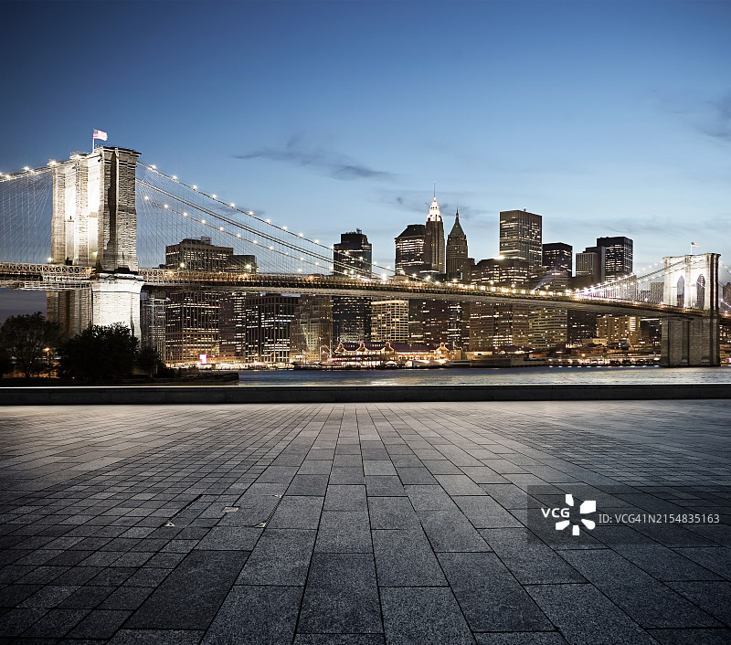布鲁克林大桥夜景，曼哈顿大桥图片素材
