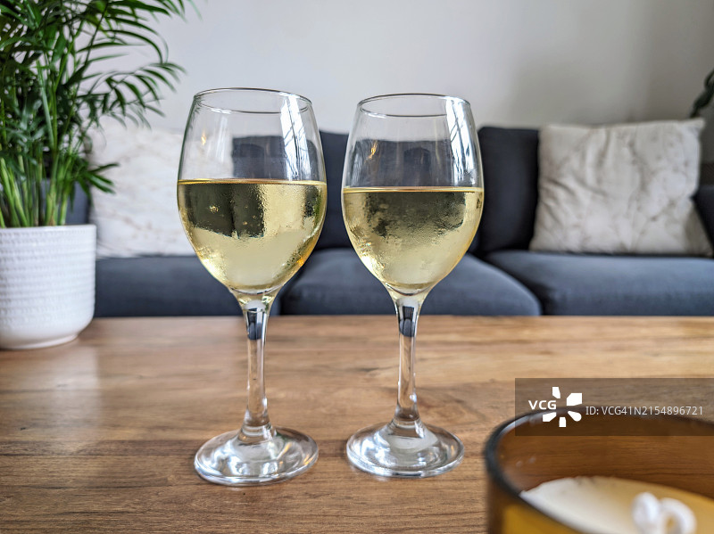 室内葡萄酒杯图片素材