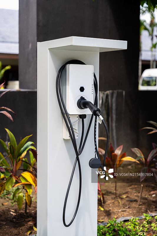 室外电动汽车充电站图片素材