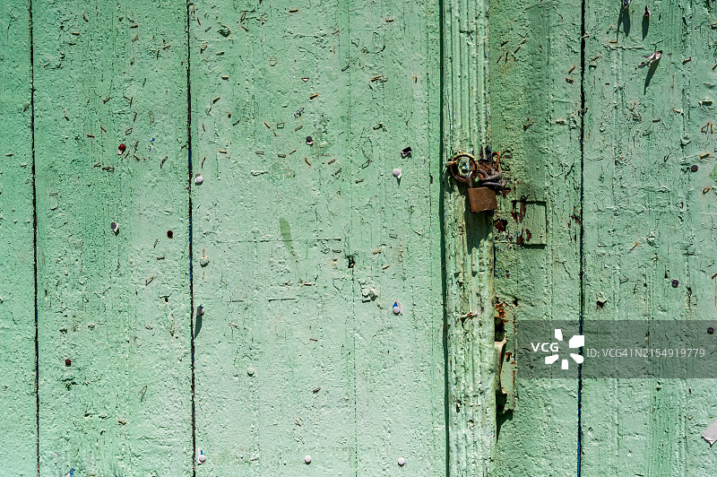 斯基亚索斯小镇的门窗图片素材