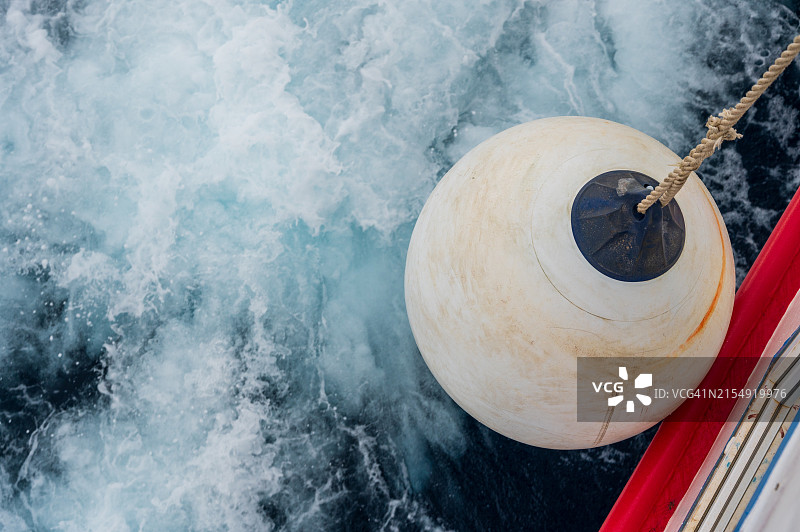 斯基亚索斯港的希腊旅游船图片素材