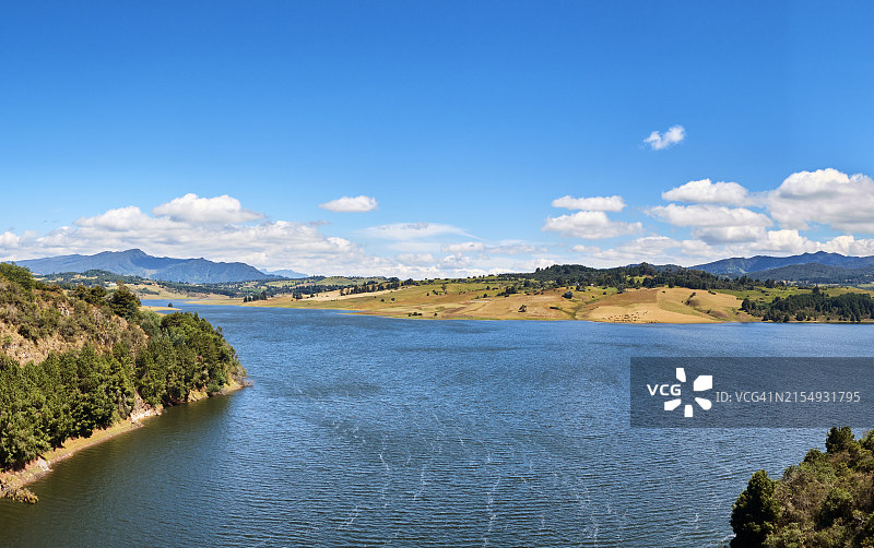 哥伦比亚瓜塔维塔托米内水库鸟瞰图片素材